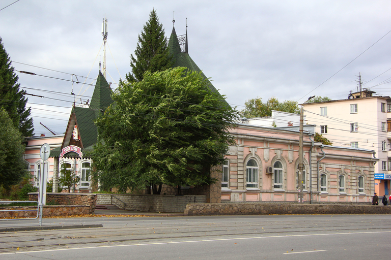Челябинский государственный областной театр кукол имени В. Вольховского)